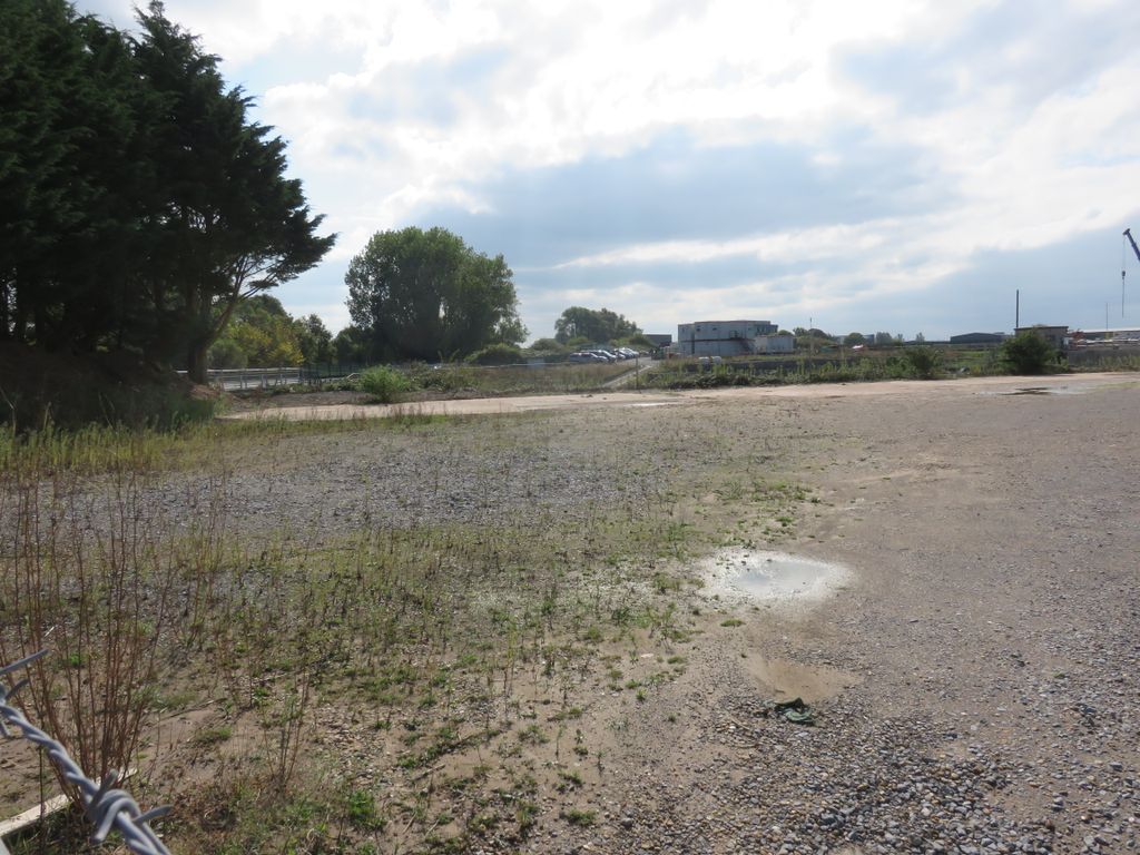 Property photo 1 of 3