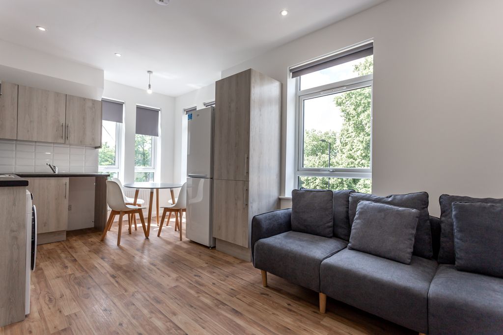 Property photo 3 of 12 7