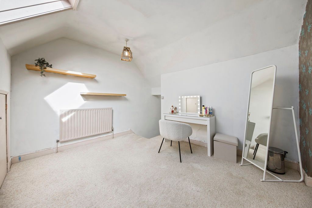 Property photo 2 of 22 Attic Room