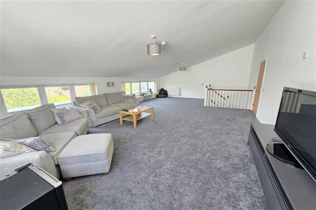 Property photo 1 of 18 (Main)