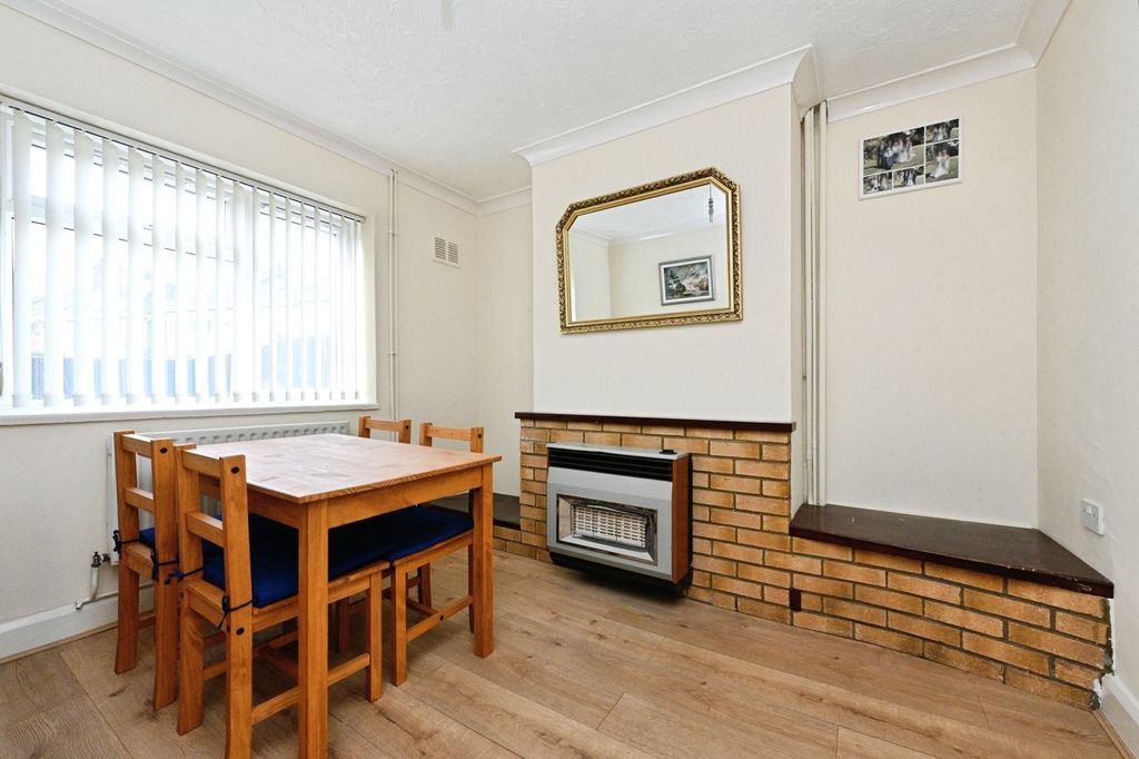 Property photo 2 of 17 Photo