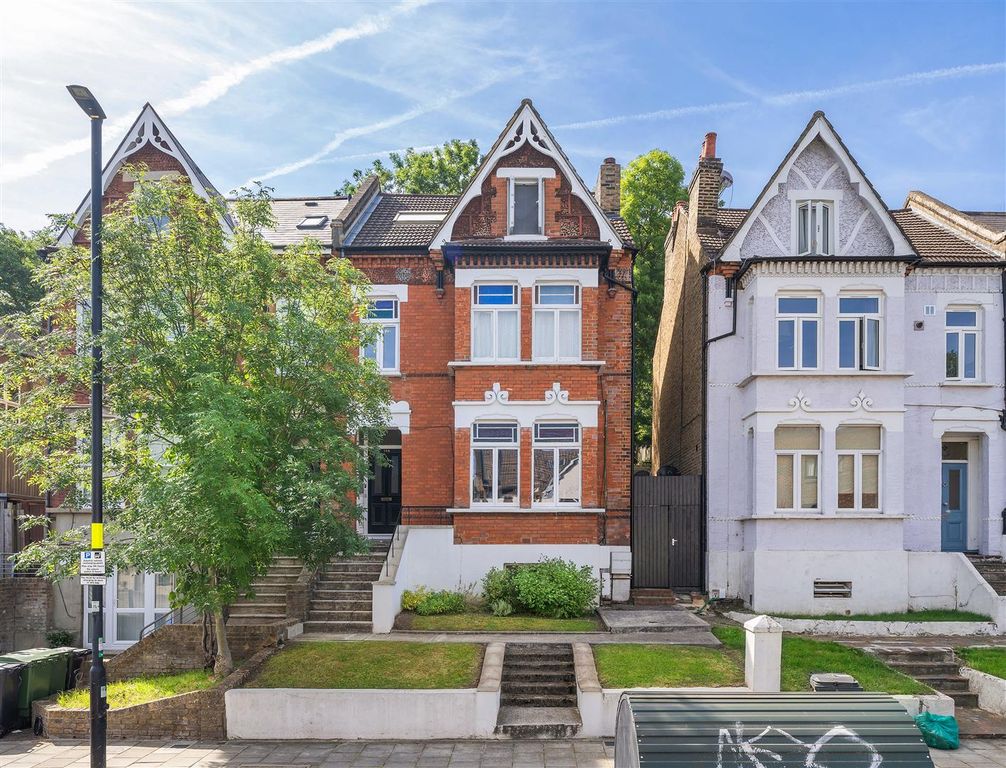 Property photo 2 of 14 Knollys Road-15.Jpg