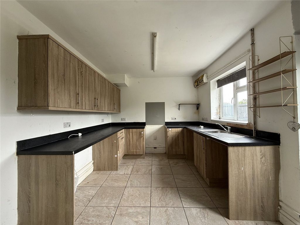 Property photo 2 of 13 Picture No. 05