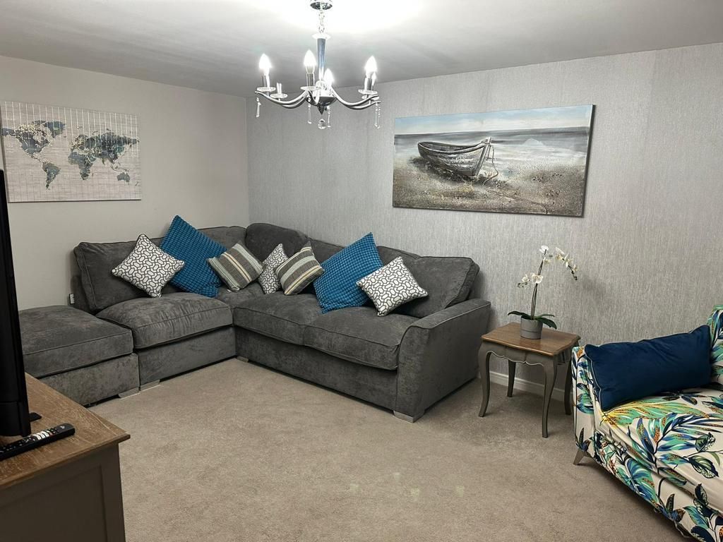 Property photo 2 of 25