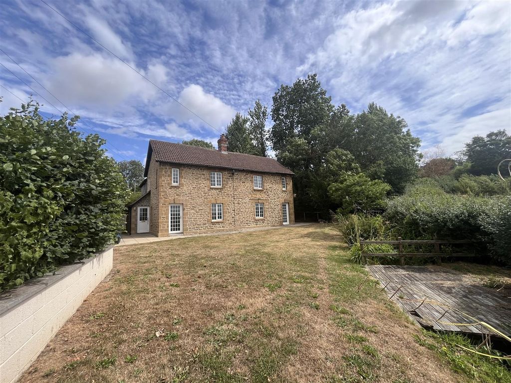 Property photo 1 of 17 Front