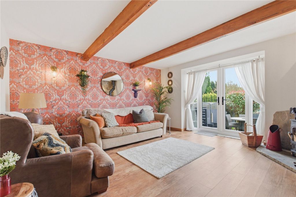 Property photo 2 of 48 Lounge