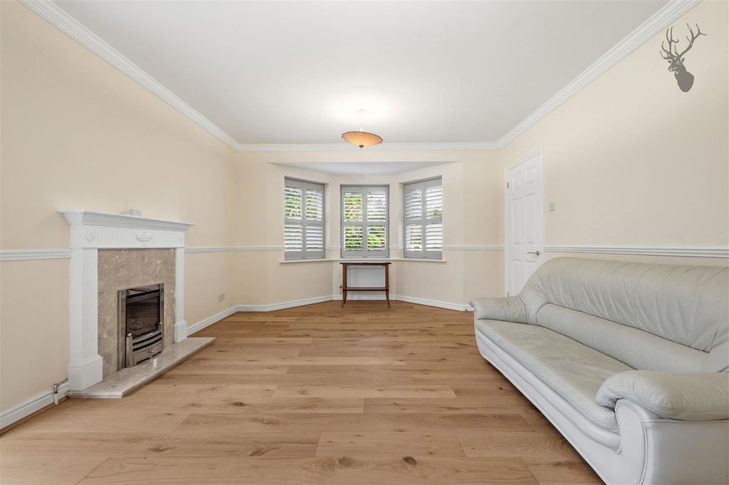 Property photo 2 of 26