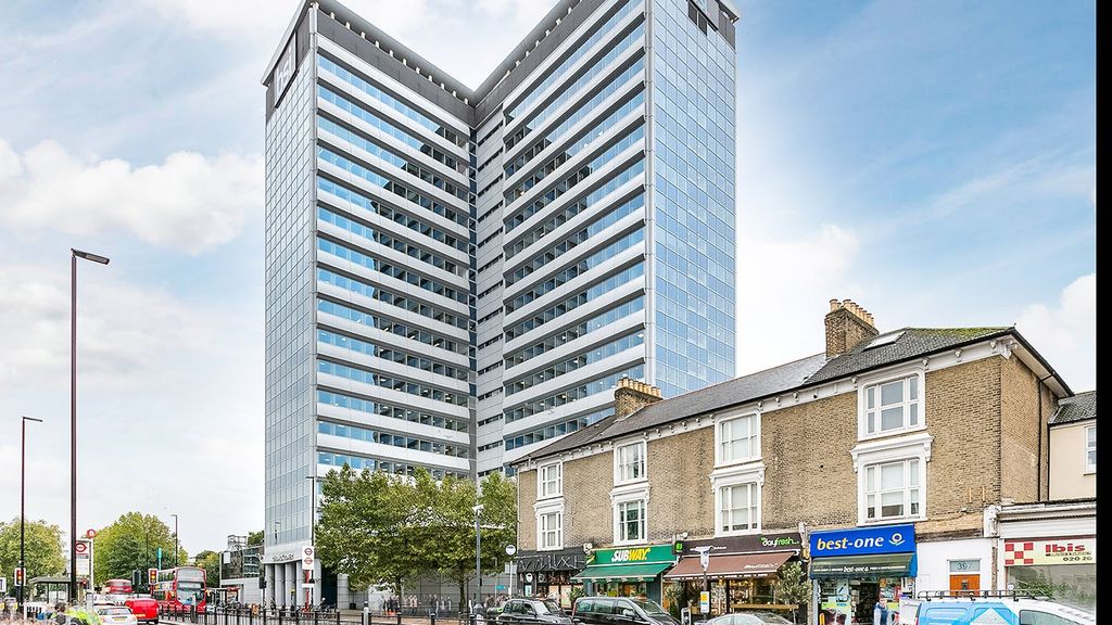 Property photo 2 of 10 12Fl Chiswick Tower Chiswick High Road W4 Office To Let E1.Jpg