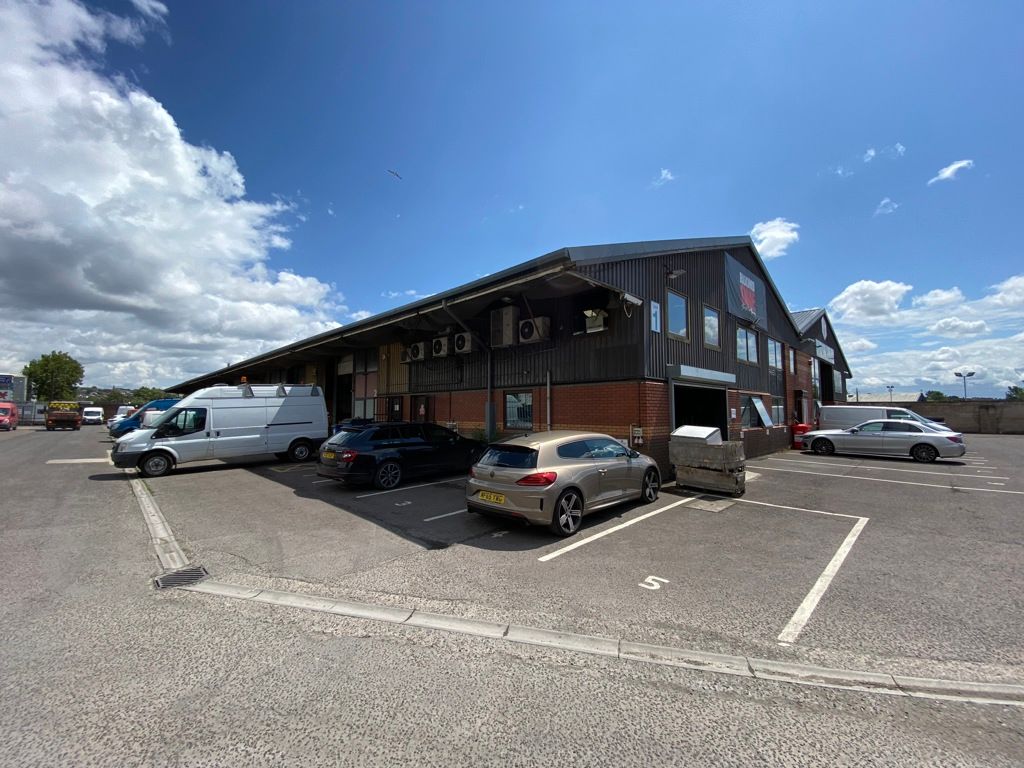 Property photo 1 of 15 Photo 6