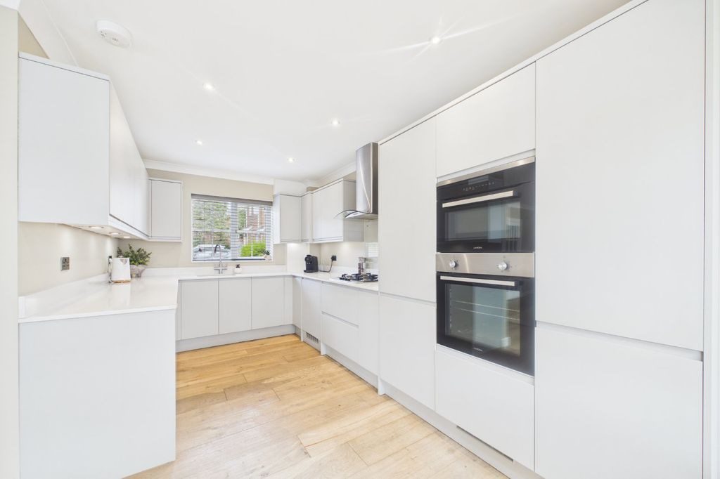 Property photo 3 of 13 Picture No. 28