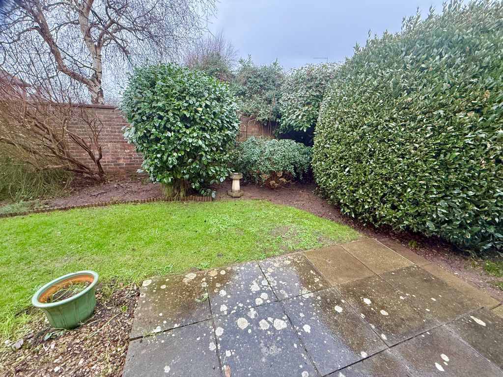 Property photo 3 of 17 17 Barton Court Patio 1