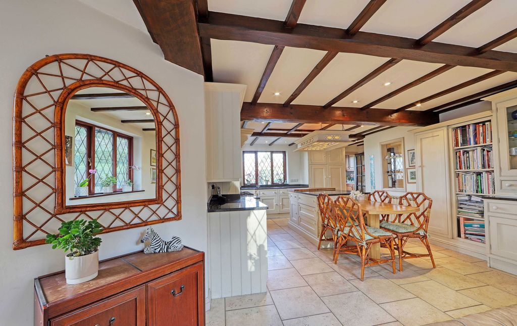 Property photo 3 of 19