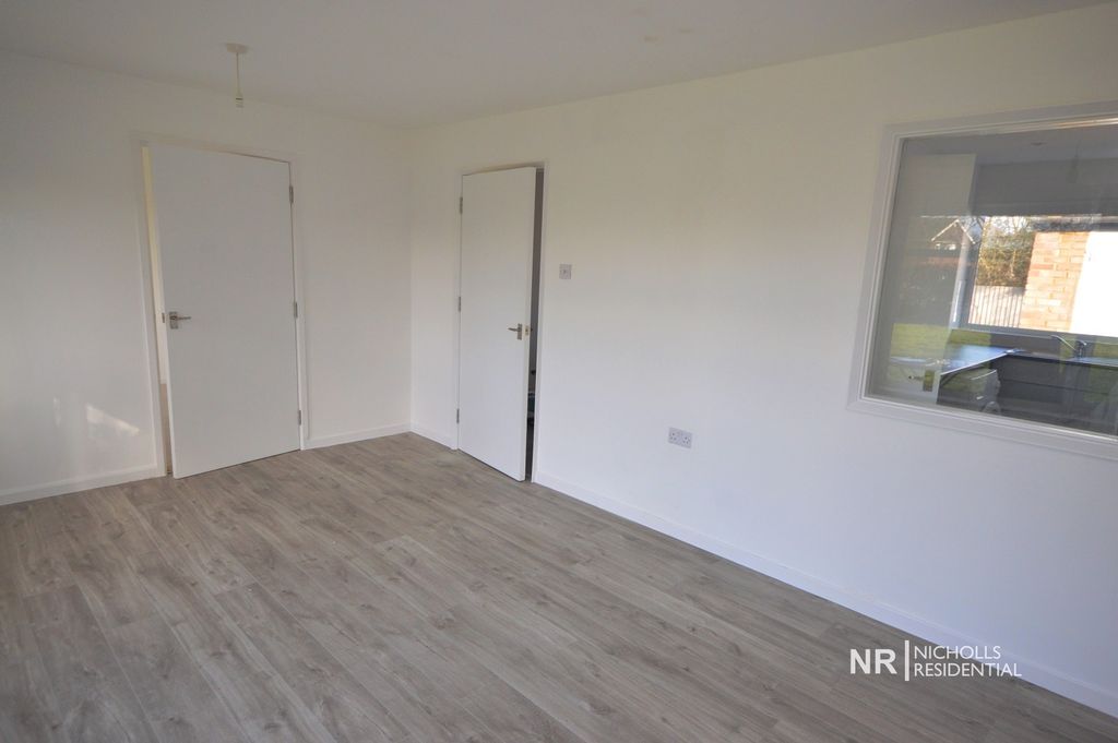 Property photo 3 of 10 Lounge-Dining Room Extra