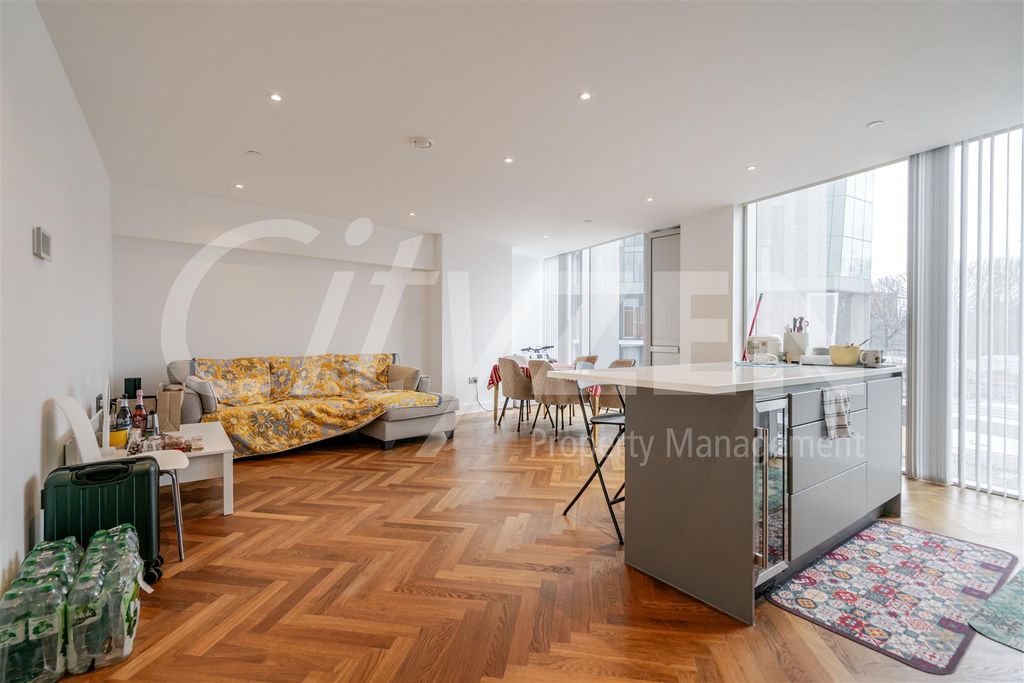 Property photo 2 of 14 Reception