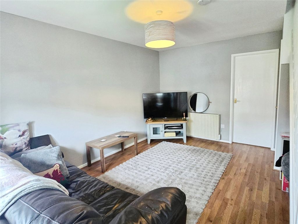 Property photo 2 of 7 Living Room