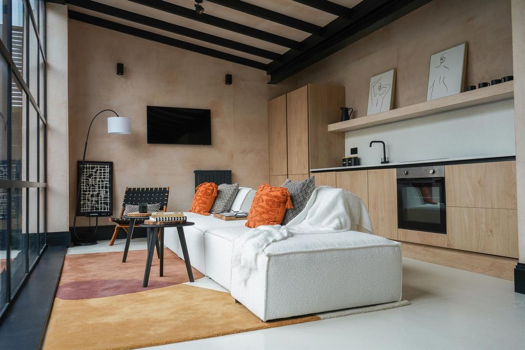 Property photo 2 of 8 Lounge/Kitchen/Bedroom