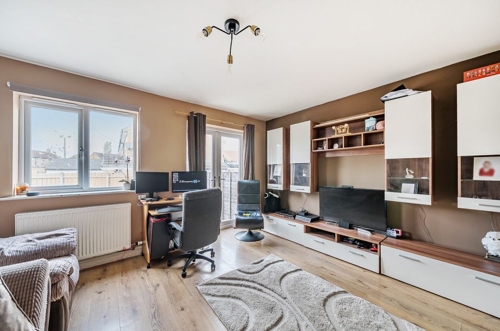 Property photo 3 of 22 1369877-17-690A02...