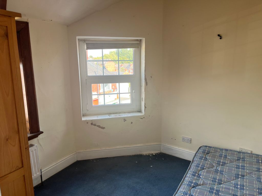 Property photo 3 of 5 Bedroom