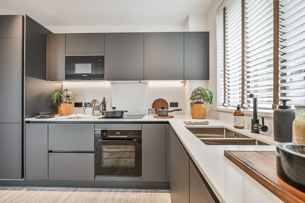 Property photo 3 of 23