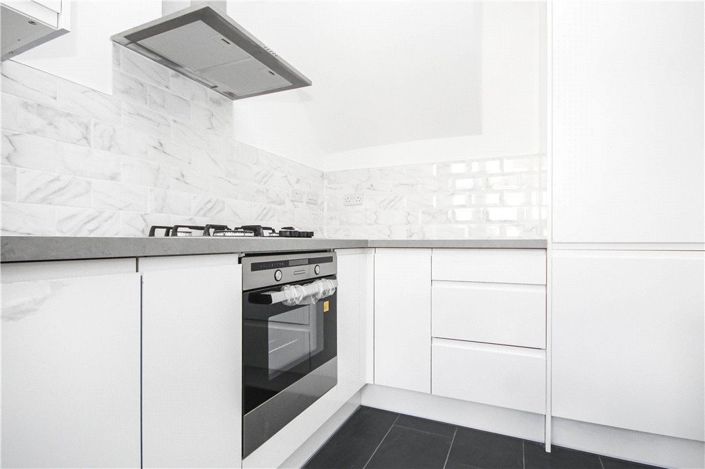 Property photo 3 of 25 Kitchen