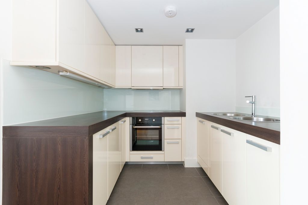 Property photo 3 of 6 Photo 2