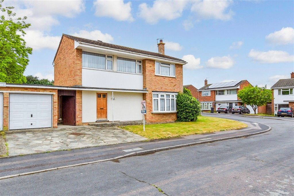 Property photo 3 of 19 External (Brochure)