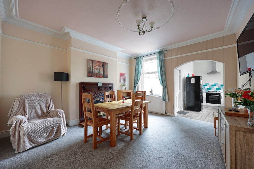 Property photo 3 of 18 4568615