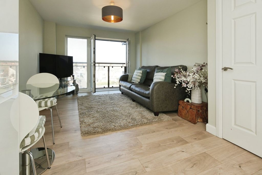 Property photo 2 of 12 Pbox-Img.Jpg