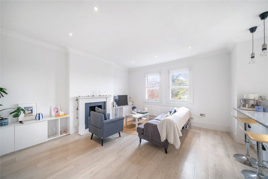 Property photo 3 of 22 Reception