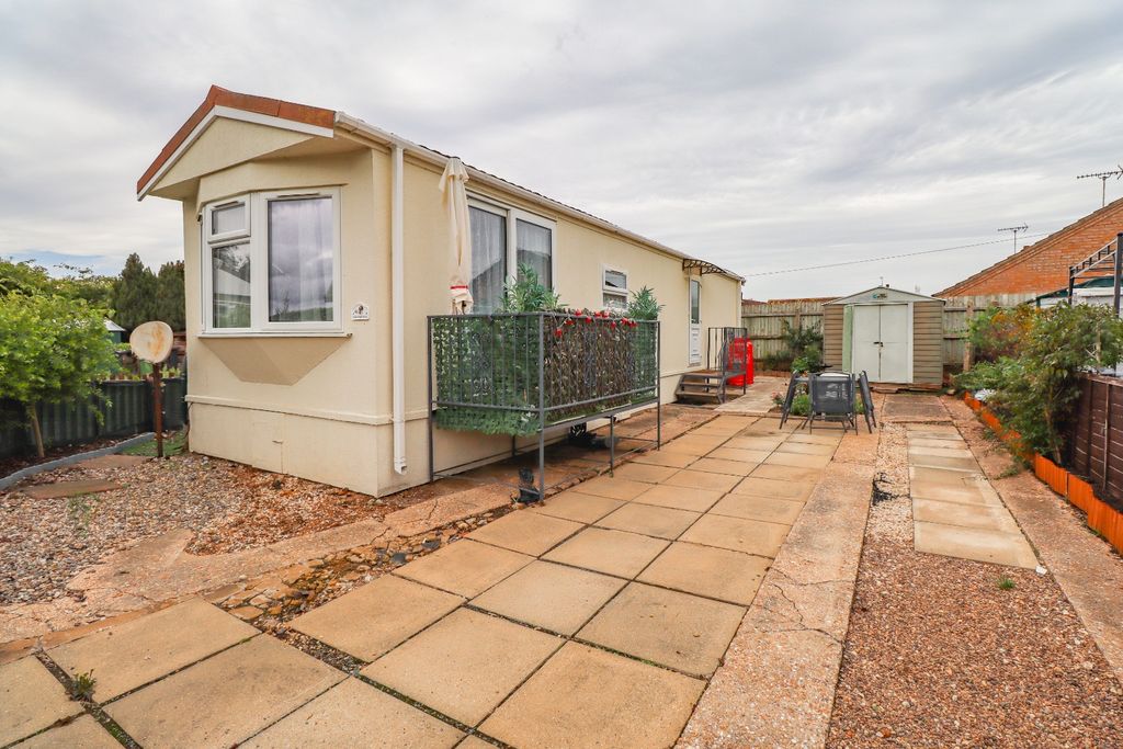 Property photo 1 of 12 5515561