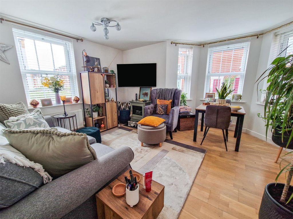 Property photo 2 of 16 1000077608.Jpg