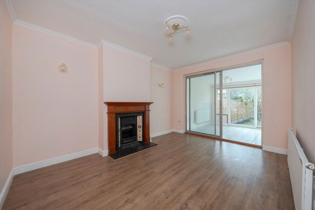 Property photo 3 of 9