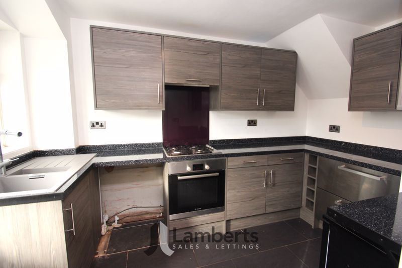 Property photo 3 of 18 Kitchen