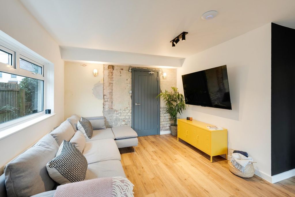Property photo 2 of 13 2.Jpg