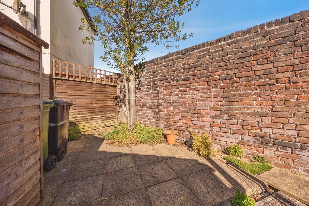 Property photo 2 of 6