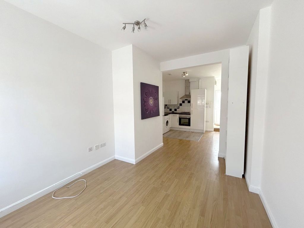 Property photo 2 of 14 Picture No. 22