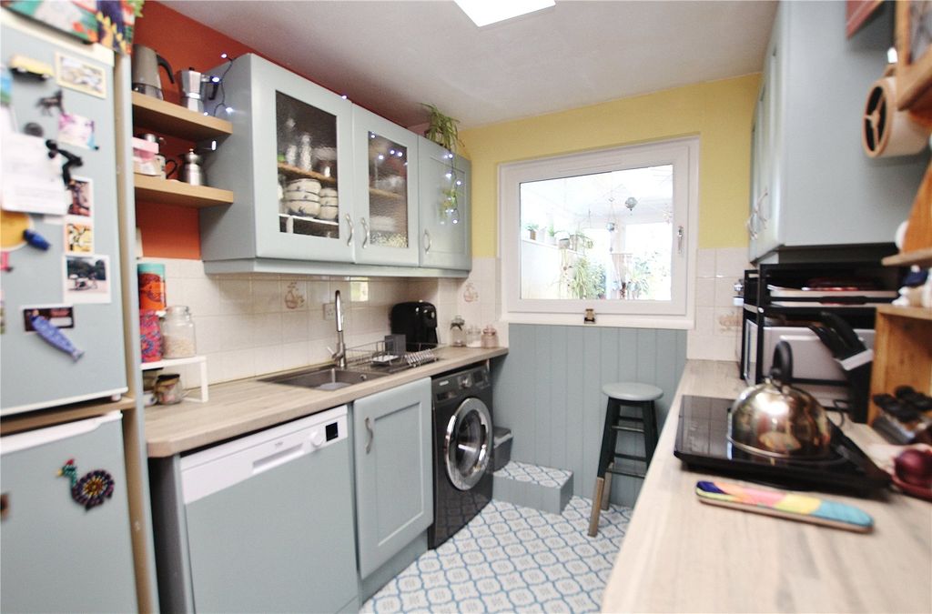 Property photo 2 of 14 Picture No. 10