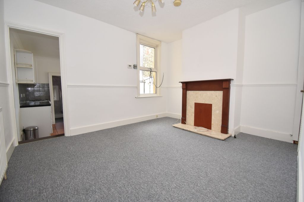 Property photo 3 of 8 Dsc_1323