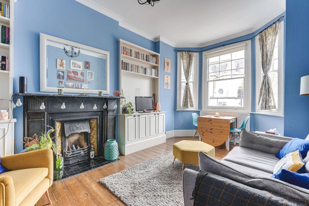 Property photo 3 of 16 Living Room