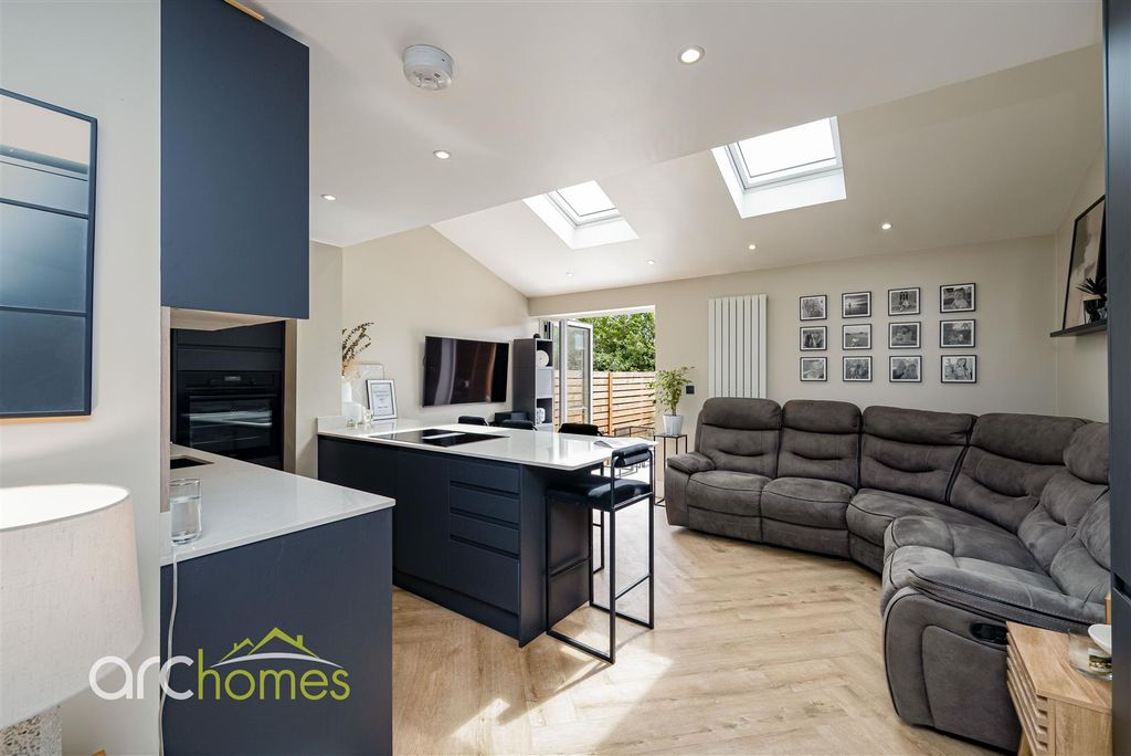 Property photo 3 of 32 Highfield-5.Jpg