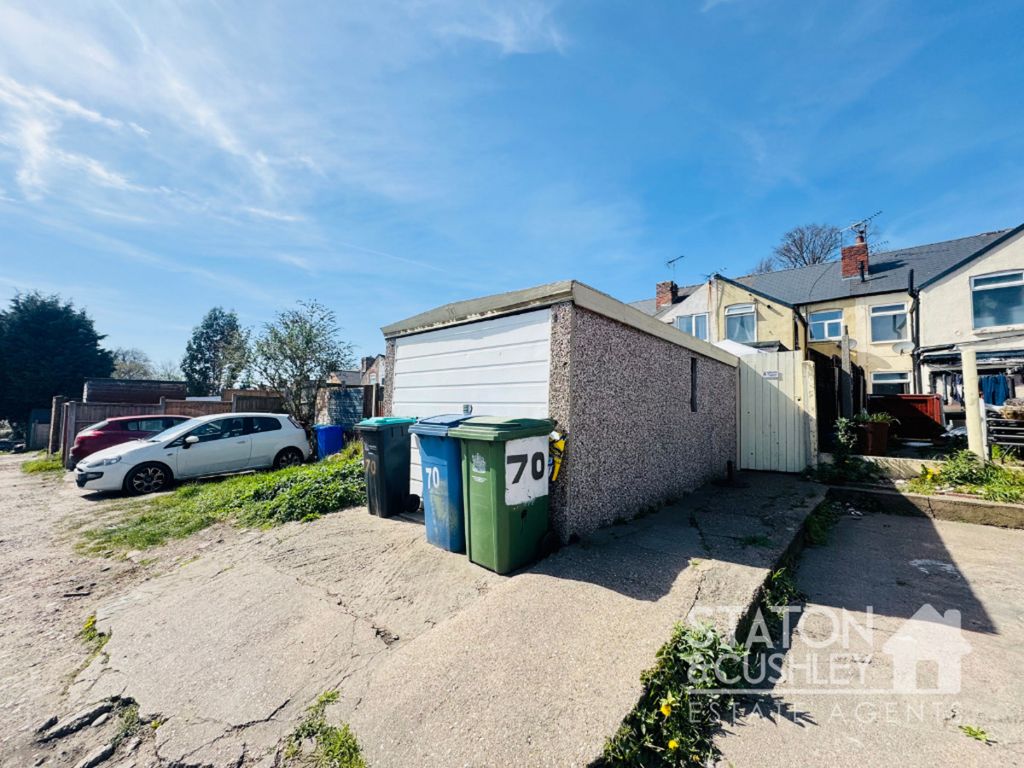 Property photo 2 of 25