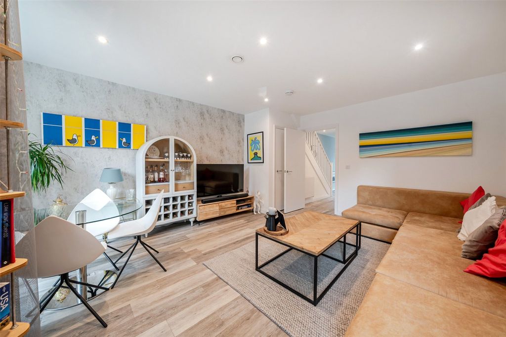 Property photo 1 of 19 Reception