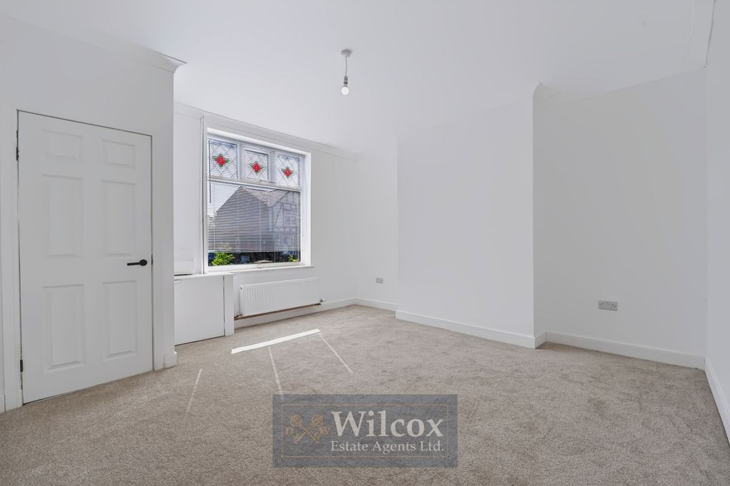 Property photo 2 of 24
