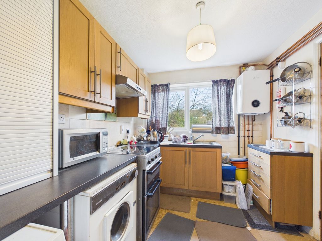 Property photo 2 of 17 Kitchen
