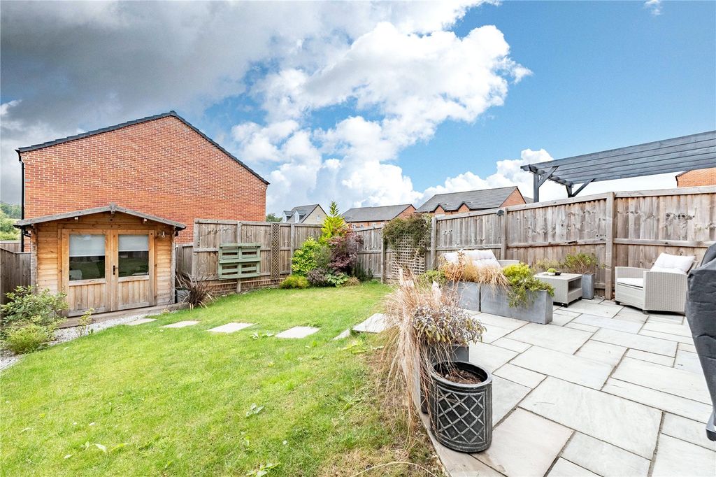 Property photo 3 of 15 Garden