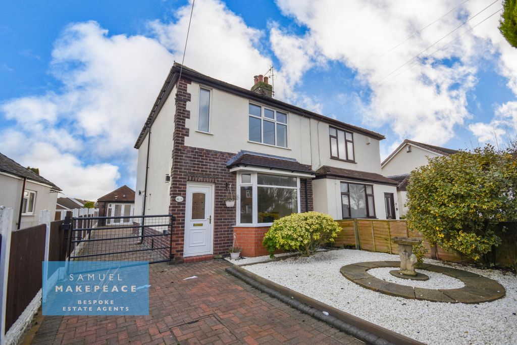 Property photo 1 of 35 Fully Renovated Three Bedroom Semi Detached