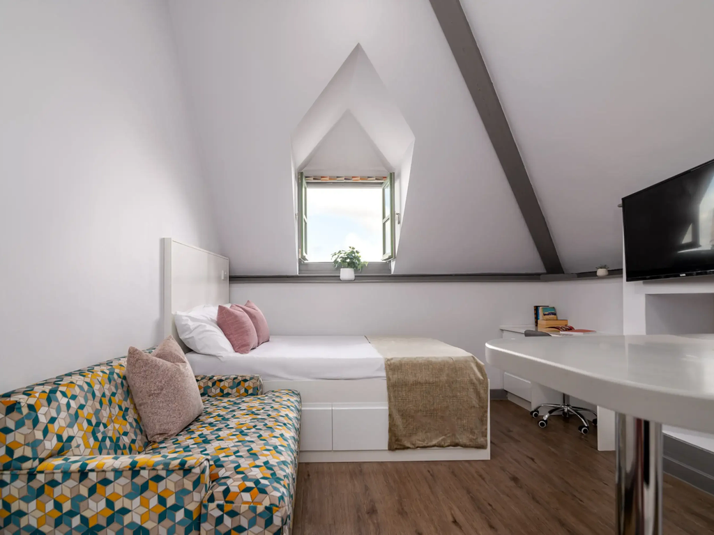 Property photo 1 of 10 804Ceb28-2d6A-407d-99c3-c2F9F1Dd9c9c_Result.Webp