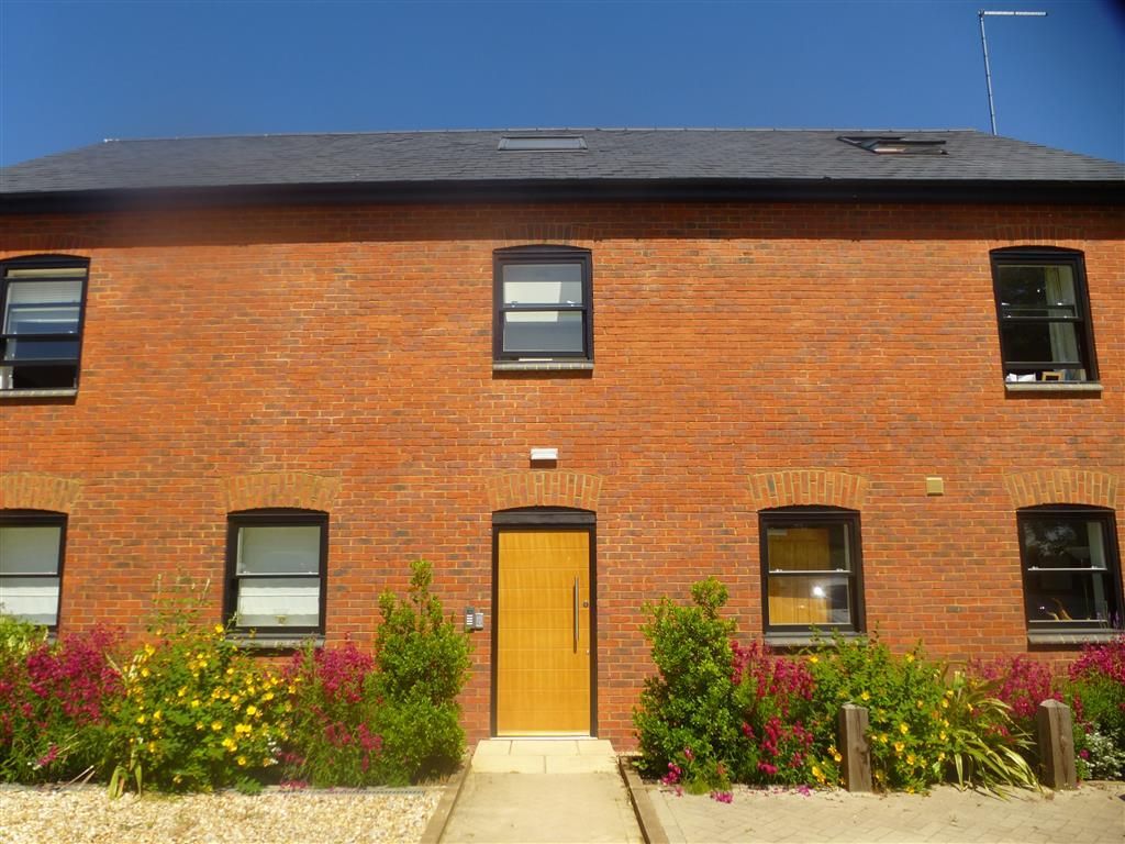 Property photo 3 of 10 Exterior