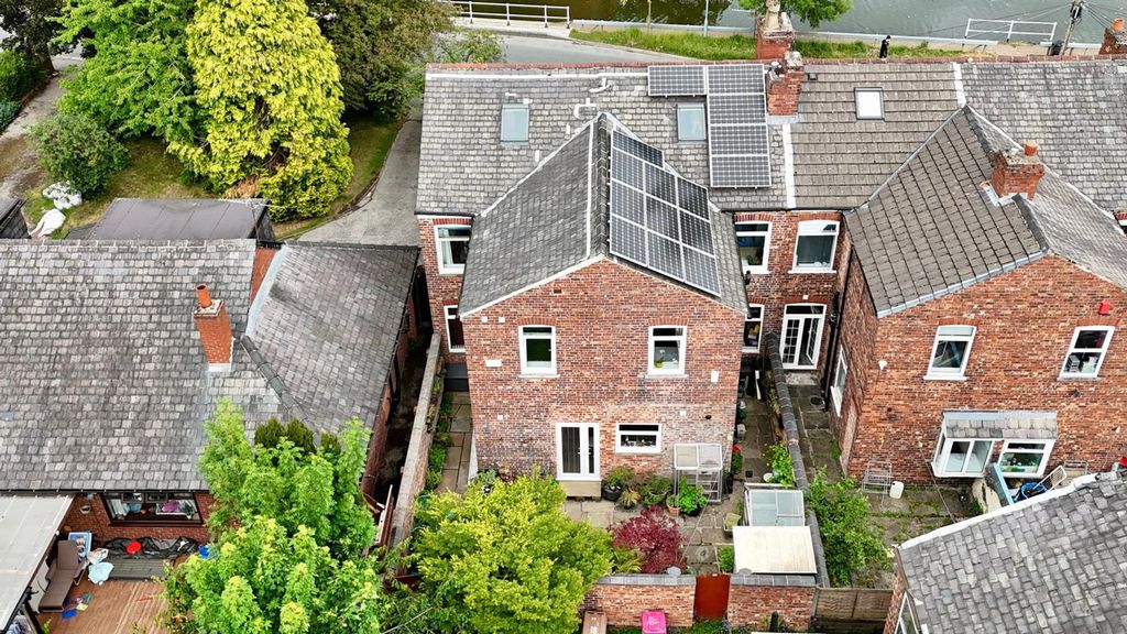 Property photo 2 of 54