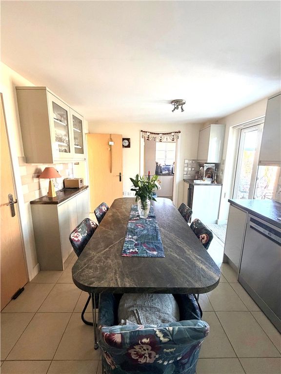 Property photo 2 of 8 Picture No. 08